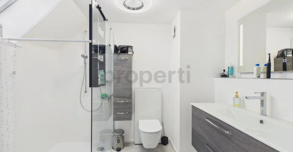 Familienfreundliches Zuhause mit viel Platz, Garten und zahlreichen Extras – Foto 9 von 13