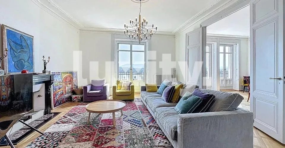 Spacieux Appartement Haussmannien avec vue sur le jet d'eau – Foto 2 von 3