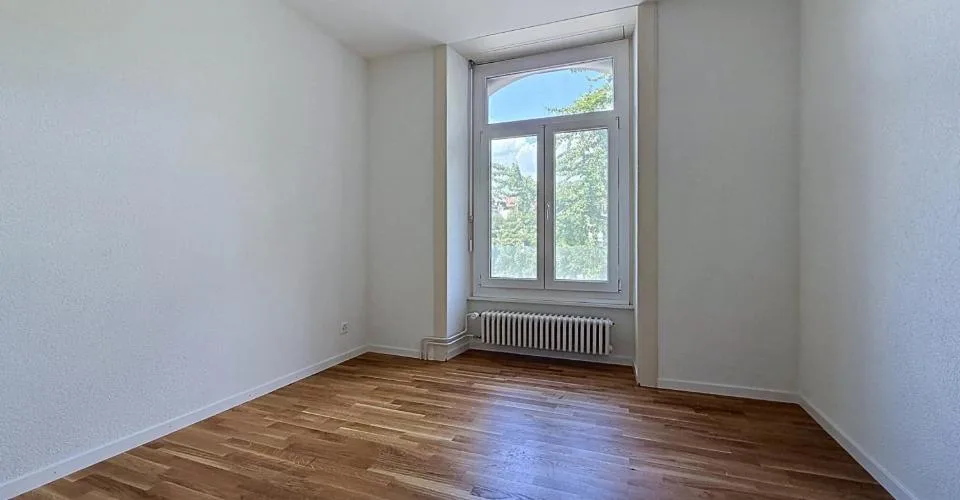 Charmant logement de 4 pièces au rez-de-chaussée – Foto 4 von 7