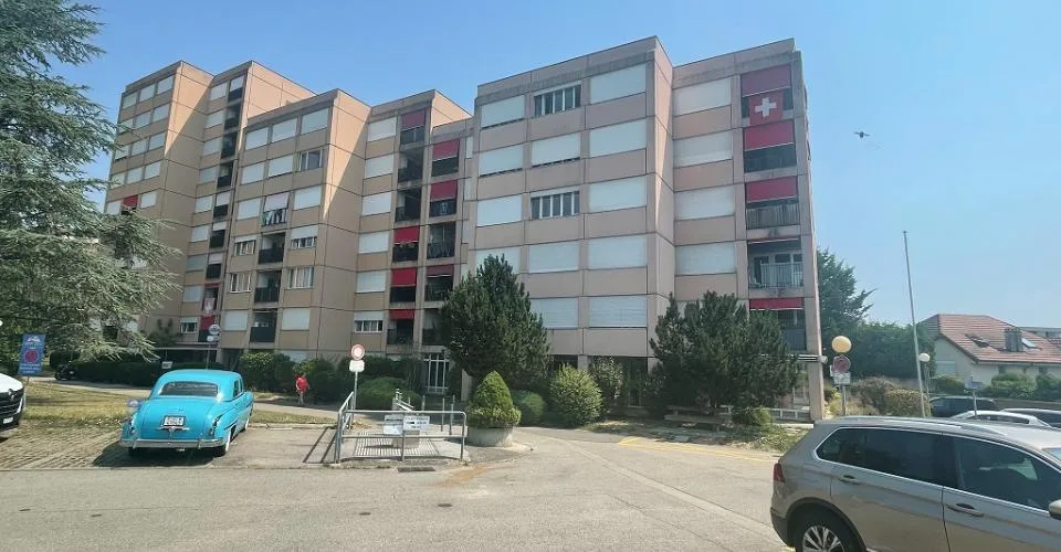 Proche du centre-ville de Nyon et de la gare, parc à louer – photo 2 sur 2