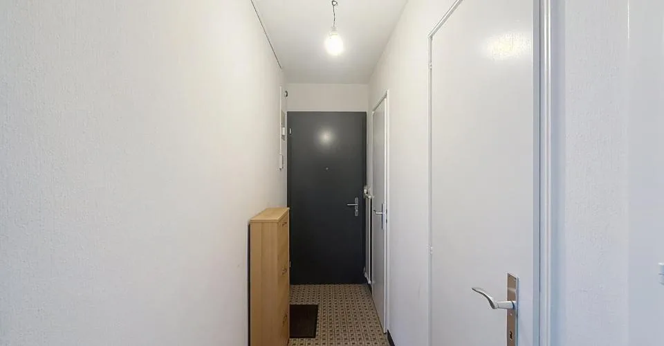 Studio au 2ème étage à Lausanne – Foto 3 von 4