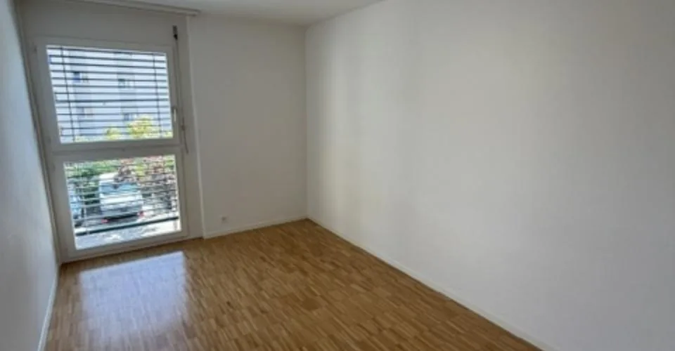 BEL APPARTEMENT RENOVE DE 4.5 PCES - CRESSIER/NE – Foto 9 von 19