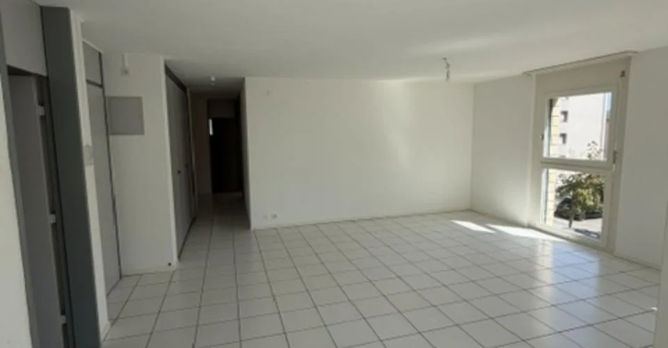 BEL APPARTEMENT RENOVE DE 4.5 PCES - CRESSIER/NE – Foto 5 von 19