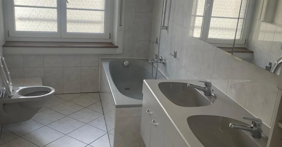 A louer: appartement de 3.5 pièces, balcon - Pont 40, St-Imier – foto 5 di 6