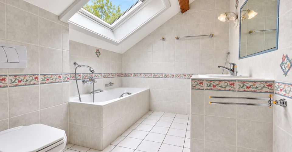 appartement 5 pièces en duplex dans un quartier tranquille avec places de parc – Foto 8 von 10