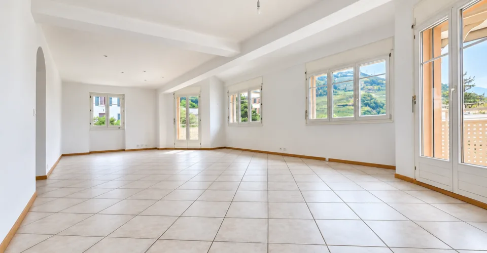 appartement 5 pièces en duplex dans un quartier tranquille avec places de parc – Foto 2 von 10