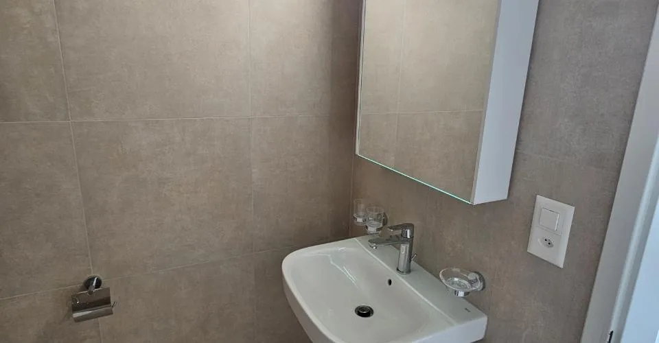 Studio entièrement rénové au rez-de-chaussée – Foto 6 von 7