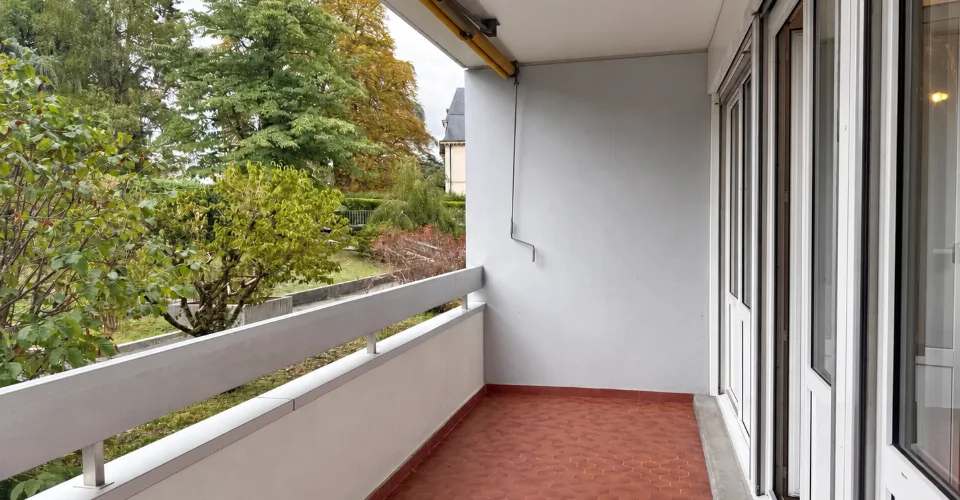 Spacieux appartement de 5 pièces avec balcon au Petit-Saconnex – Foto 2 von 10