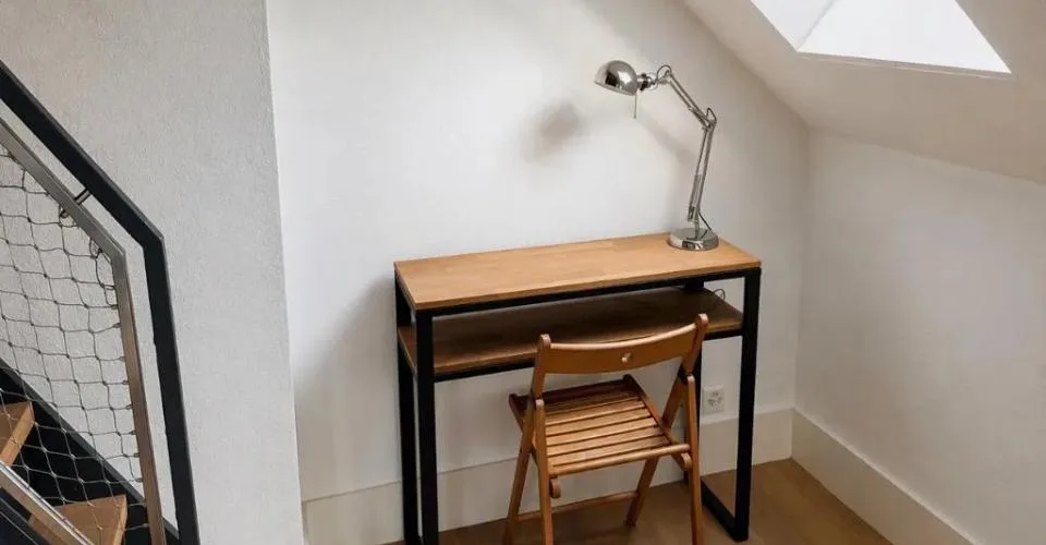 Vieille-Ville, studio meublé en attique avec mezzanine – foto 3 di 8