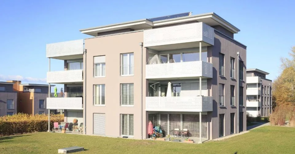Appartement de 3.5 pièces avec balcon à Payerne! – Foto 4 von 9