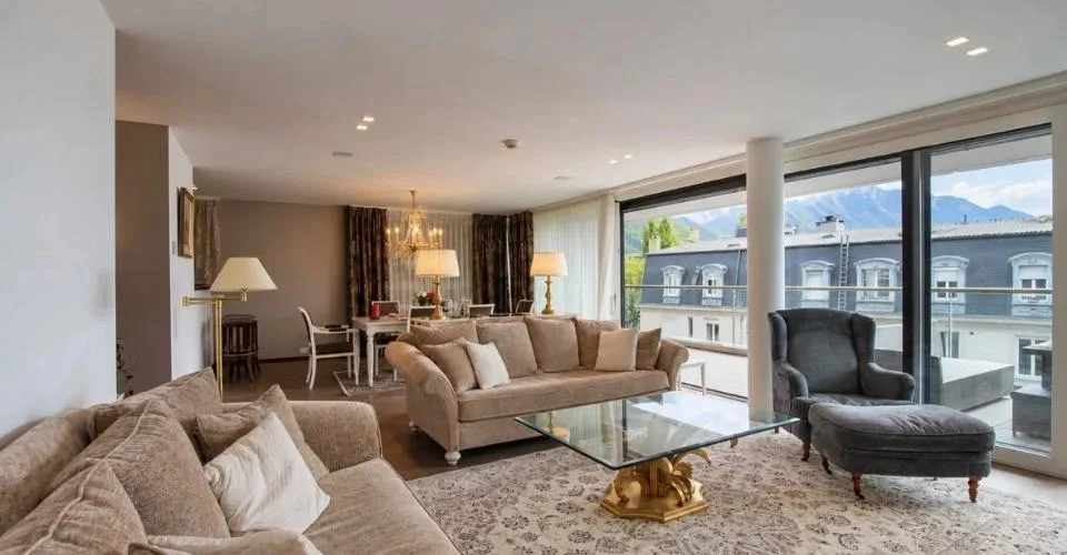Rare appartement de prestige meublé avec vue panoramique sur le lac – Foto 3 von 13