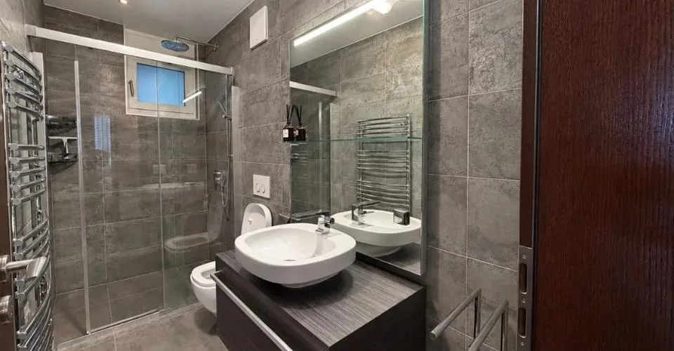 Rare appartement de prestige meublé avec vue panoramique sur le lac – Foto 13 von 13