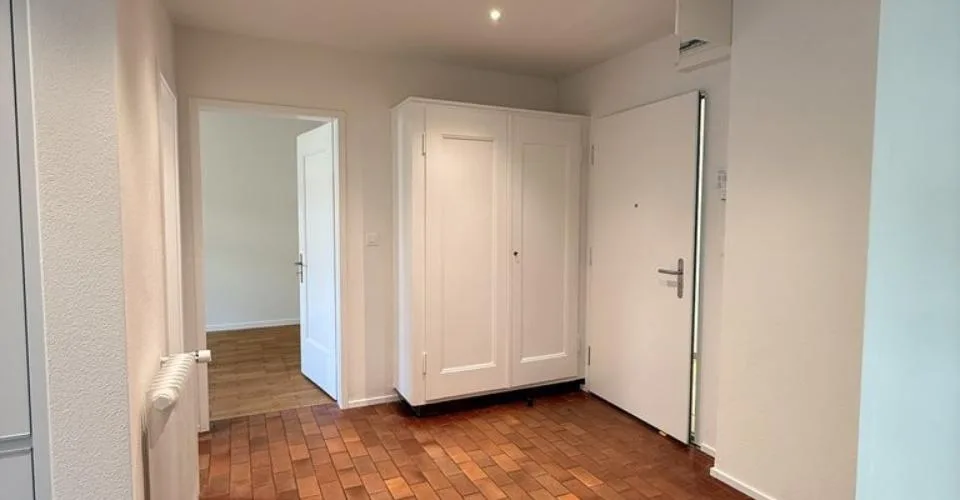 Umfassend sanierte 2.5-Zimmerwohnung mit modernem Ausbaustandard – Foto 8 von 8