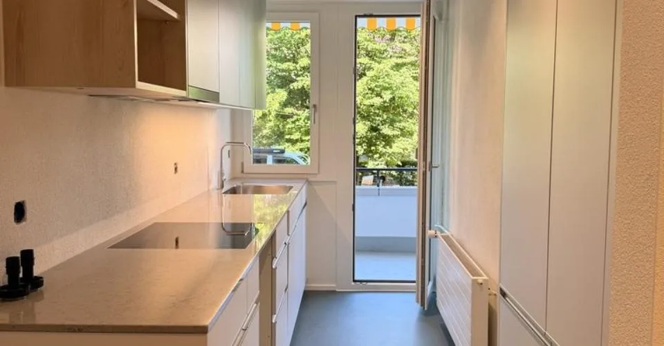 Umfassend sanierte 2.5-Zimmerwohnung mit modernem Ausbaustandard – Foto 2 von 8
