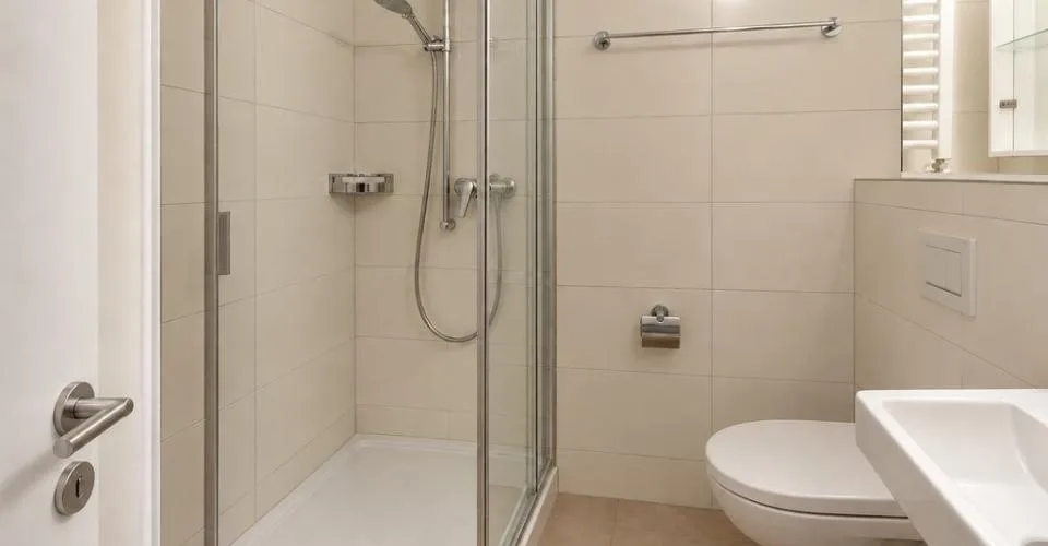 Petit, moderne et avec son propre espace de sièges - votre nouvelle maison à Biel – photo 3 sur 4