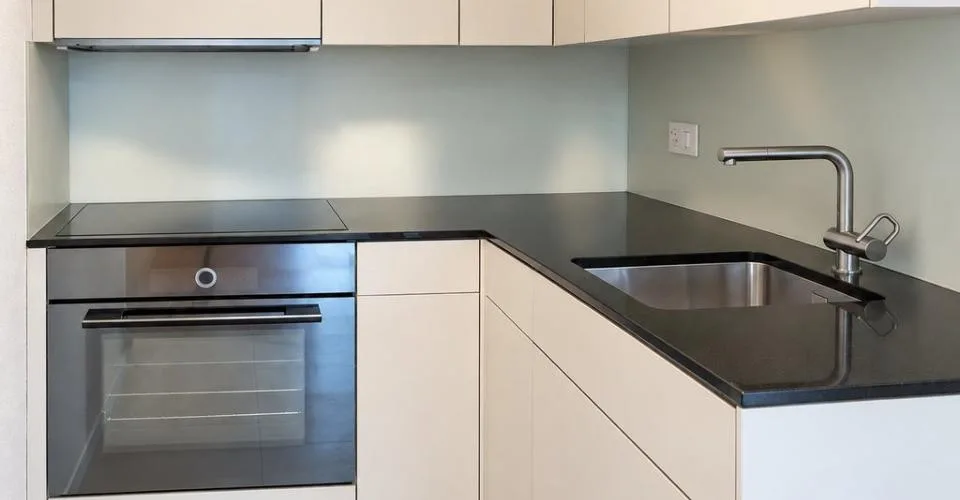 Petit, moderne et avec son propre espace de sièges - votre nouvelle maison à Biel – photo 2 sur 4