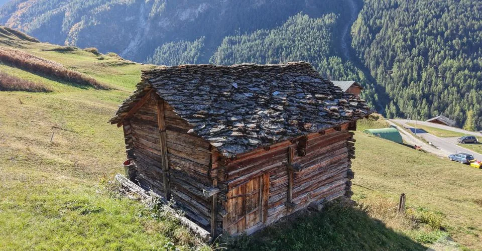 Raccard à rénover dans le hameau de La Forclaz – foto 8 di 8
