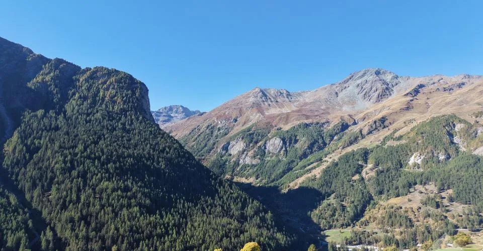 Raccard à rénover dans le hameau de La Forclaz – foto 5 di 8