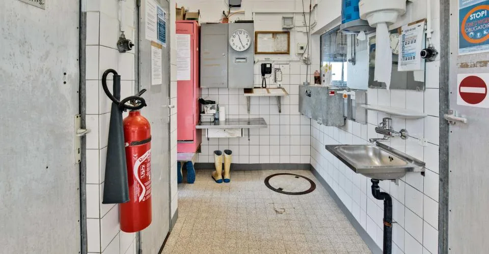 Estavayer-le-Lac, à vendre, bâtiment industriel et artisanal de 200 m2 – foto 7 di 10