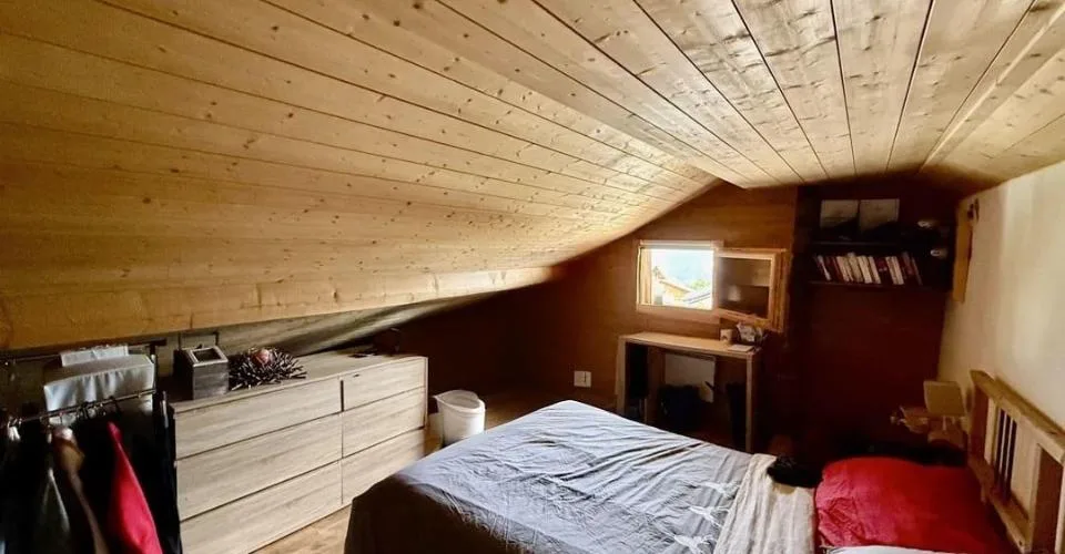 Charmante demi-maison villageoise de 4.5 pièces à Chermignon d'en Haut, proche de Crans-Montana, résidence secondaire autorisée – photo 3 sur 5