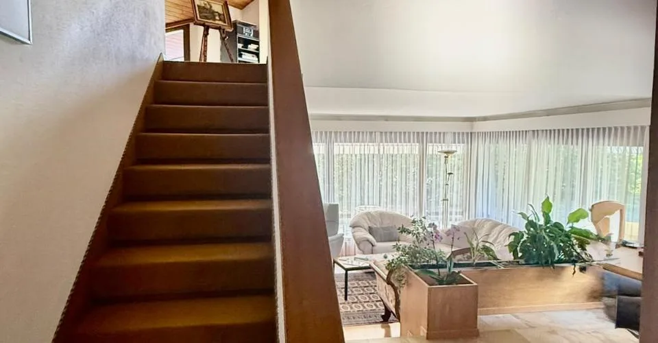Villa individuelle de 7 pièces dans un cadre verdoyant – Foto 3 von 3