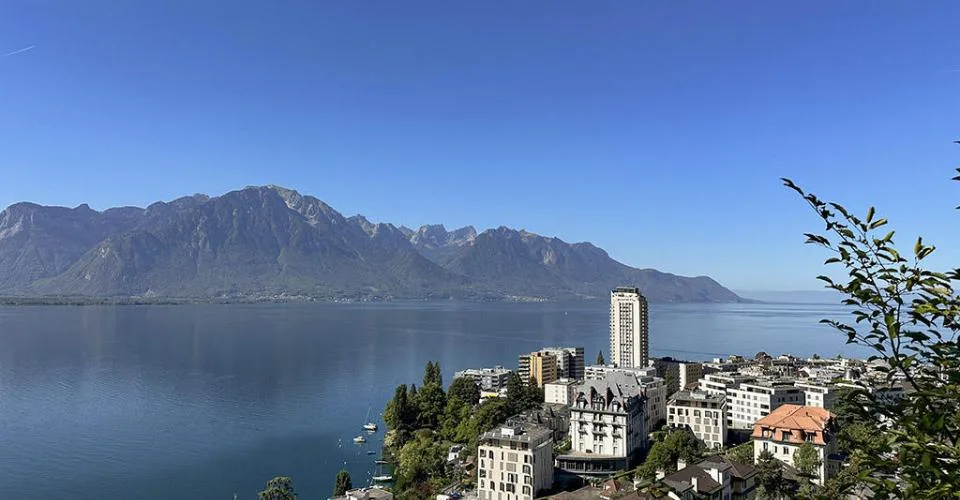 MONTREUX - CHARMANT APPARTEMENT AVEC VUE PANORAMIQUE - 3.5 PIECES – Foto 3 von 3