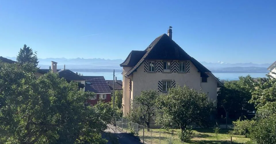 Une maison de caractère avec vue: un projet à concretiser – Foto 3 von 13