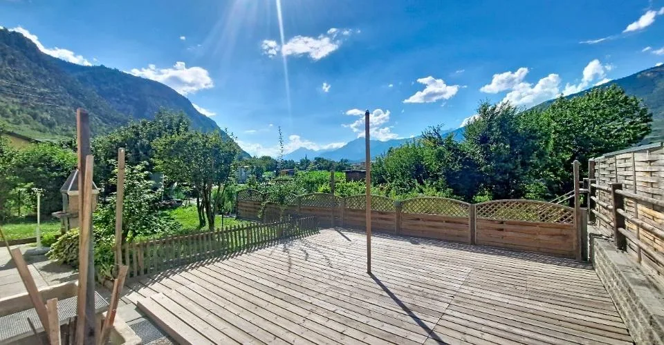 Grône, maison de 4.5 pièces de 151 m2 avec extérieures verdoyant et 2 places de parc – photo 18 sur 25