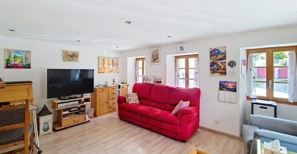 Grône, maison de 4.5 pièces de 151 m2 avec extérieures verdoyant et 2 places de parc – photo 3 sur 25