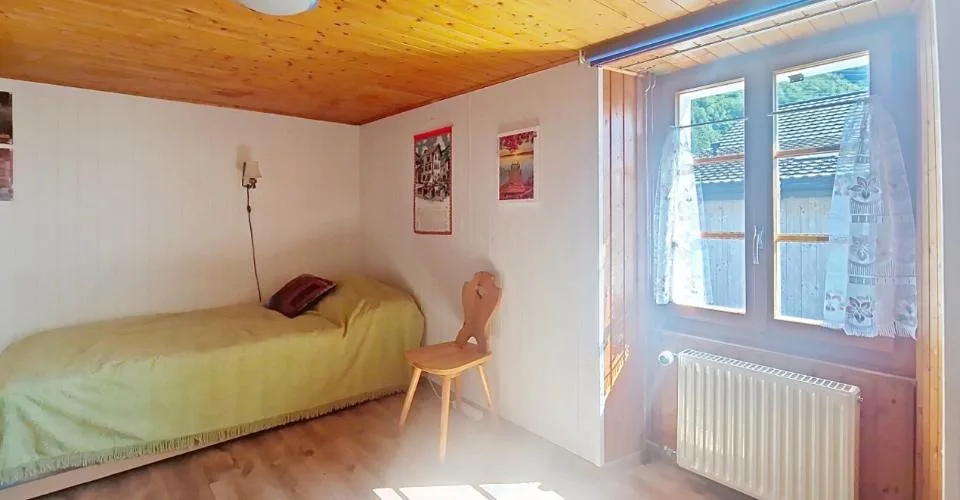 Grône, maison de 4.5 pièces de 151 m2 avec extérieures verdoyant et 2 places de parc – photo 7 sur 25