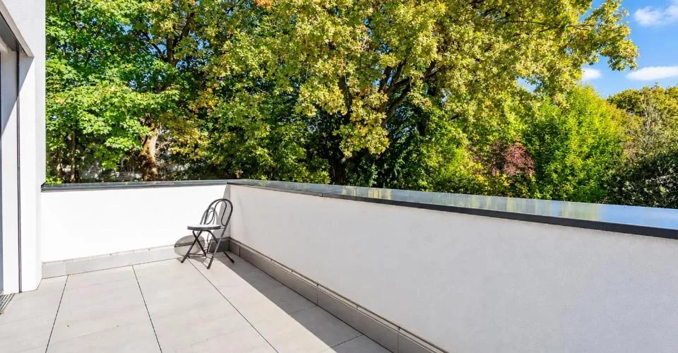 En exclusivité - Chêne-Bougeries - Élégant duplex de 4 pièces avec jardin privatif de 308 m² – photo 7 sur 13