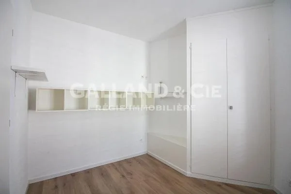 Studio au 3ème étage N°31 (réservé aux hommes) – Foto 2 von 3