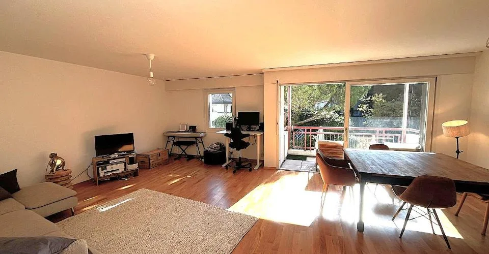 Appartement de 3.5 pièces, au centre-ville – Foto 2 von 10