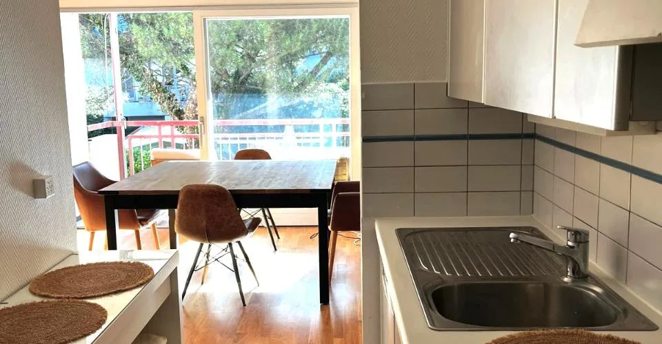 Appartement de 3.5 pièces, au centre-ville – Foto 4 von 10