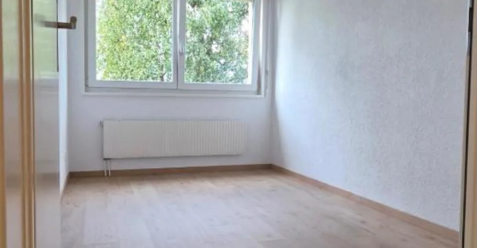 Magnifique appartement intégralement rénové de 3.5 pièces – Foto 6 von 9
