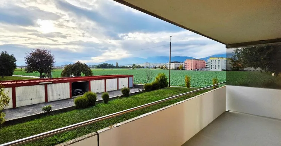 Magnifique appartement intégralement rénové de 3.5 pièces – Foto 9 von 9