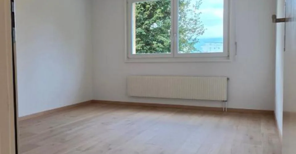 Magnifique appartement intégralement rénové de 3.5 pièces – Foto 5 von 9