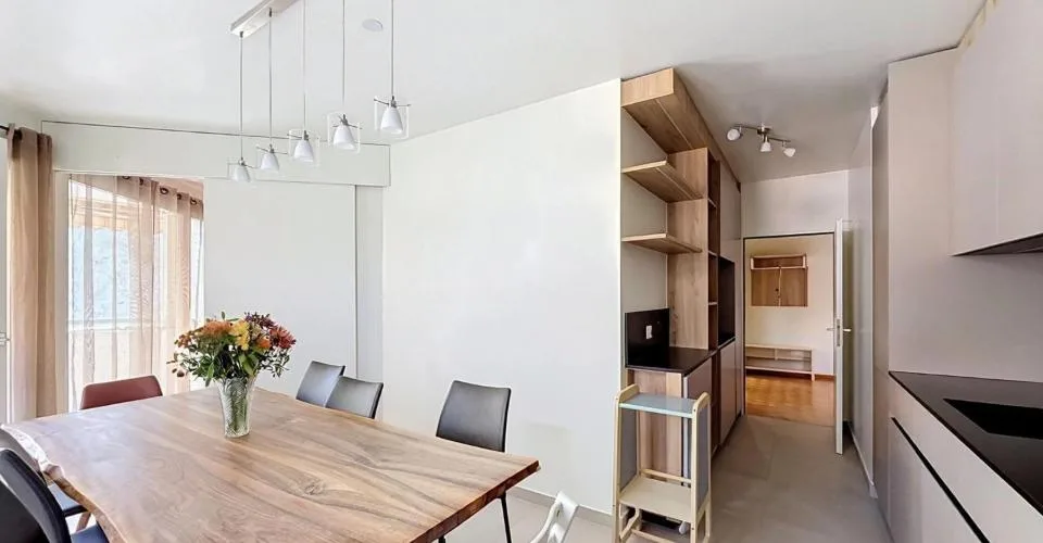 Très bel appartement spacieux et lumineux avec loggia – photo 3 sur 8