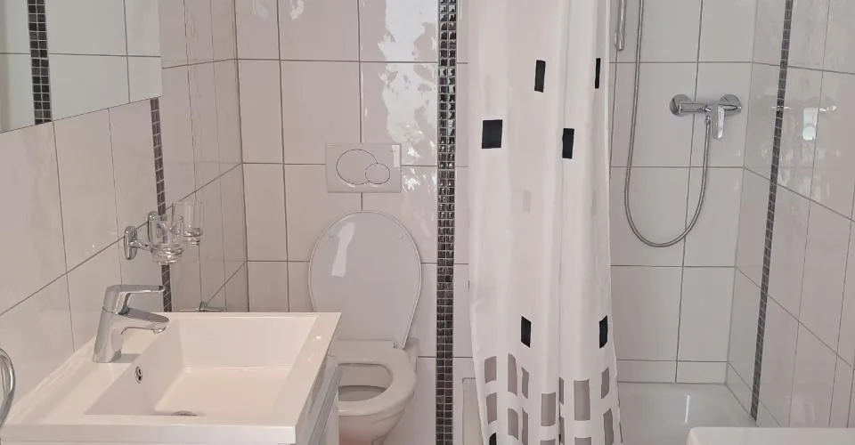Appartement de 2.5 p, à deux pas du centre Villeneuve – Foto 3 von 6