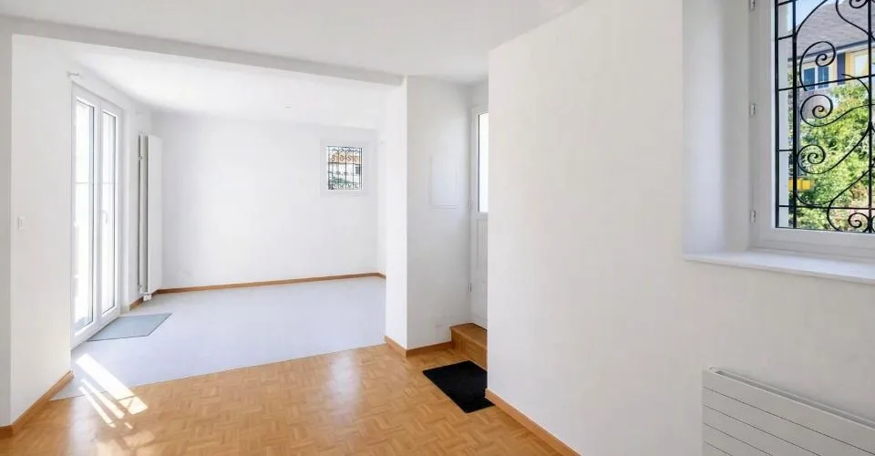 Appartement de 2.5 p, à deux pas du centre Villeneuve – Foto 2 von 6
