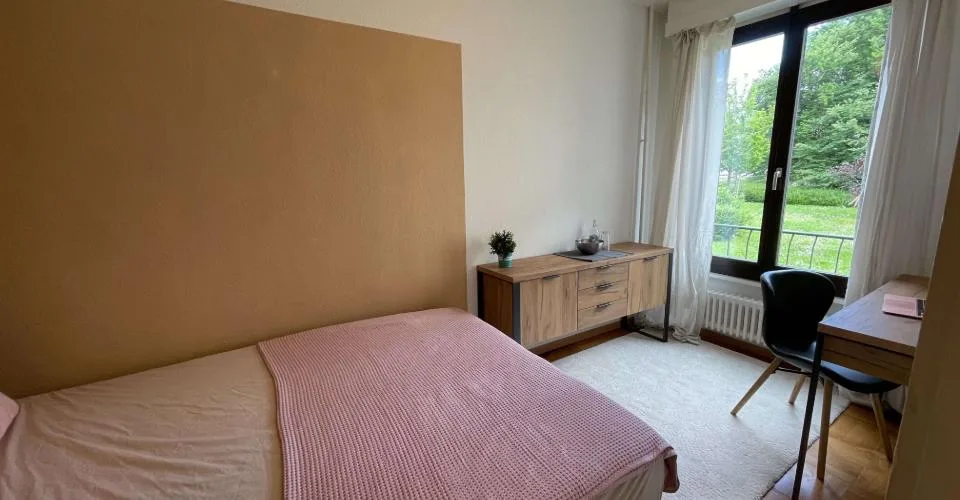 Ton nouveau chapitre commence ici - Chambre meublée, emplacement de choix – foto 4 di 20