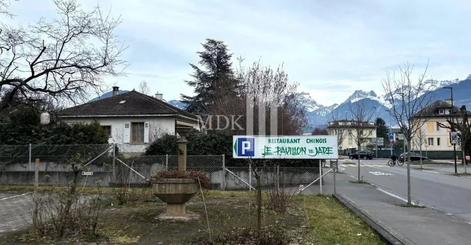 Une place de parc intérieure à louer à Monthey – Foto 2 von 2