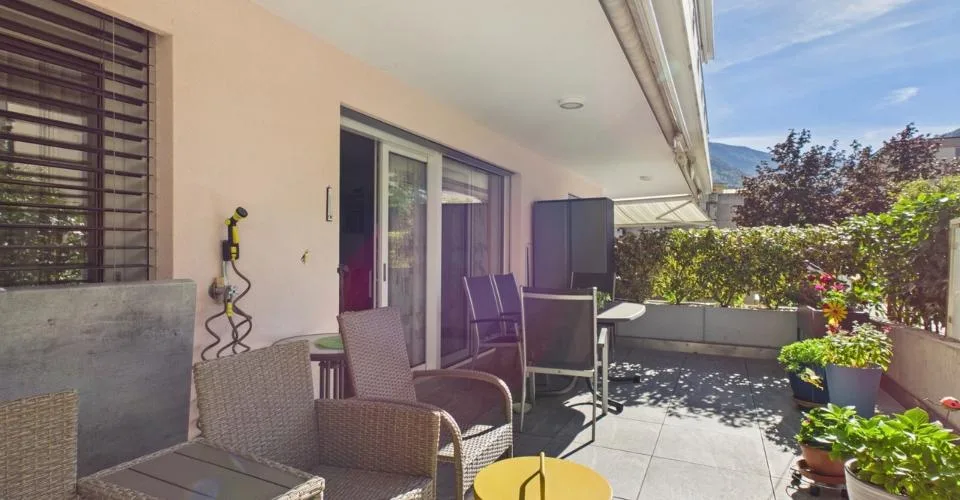 Terrasse de 27,5 m² au cœur de Sierre – Foto 2 von 8