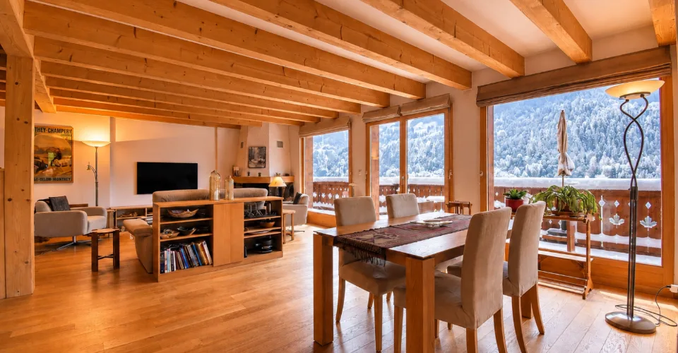 Magnifique chalet offrant une vue dégagée sur les Dents-du-Midi – photo 3 sur 13