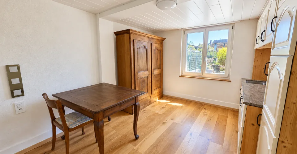 Geräumiges 8,5-Zimmer-Haus auf 4 Ebenen mit Dachterrasse in Delémont – Foto 10 von 13