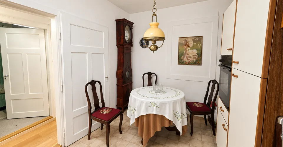 Immeuble de rendement à Delémont 4 niveaux avec potentiel commercial et résidentiel – photo 2 sur 13