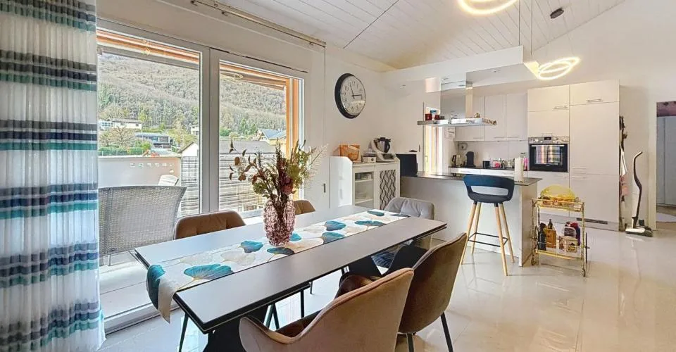 Bel appartement cosy en attique de 3.5 pièces avec Mezzanine et immense terrasse – photo 4 sur 13