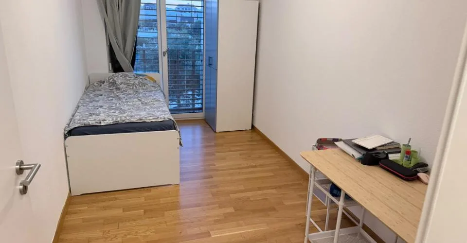 TRÈS BEL APPARTEMENT LUMINEUX DE 4.5 PIÈCES À LAUSANNE – foto 5 di 13