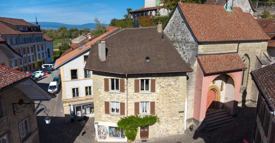 Estavayer-le-Lac, à vendre, immeuble de rendement, à rénover ! – Foto 2 von 3