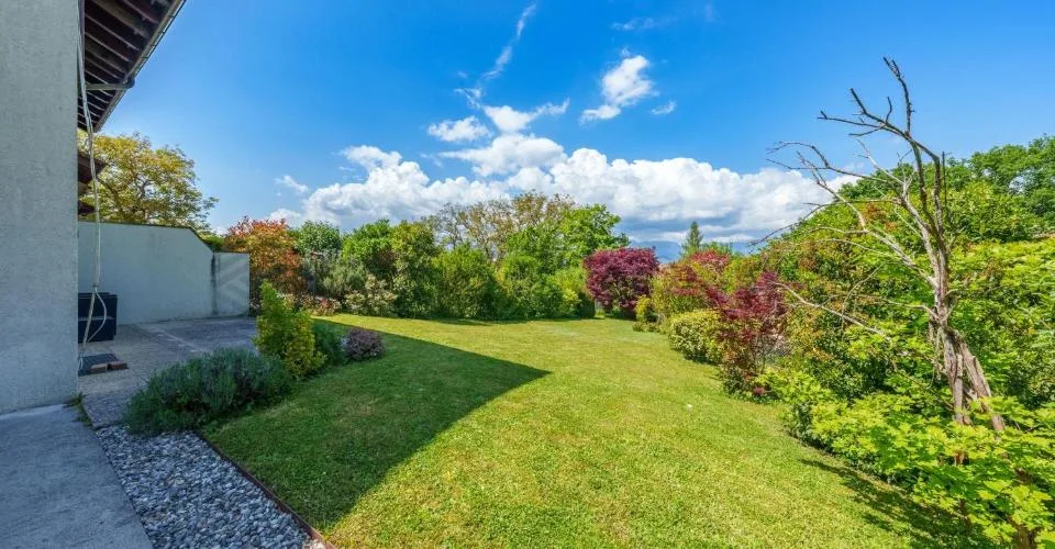 Grande villa 7 pièces avec joli jardin ensoleillé – Foto 4 von 13